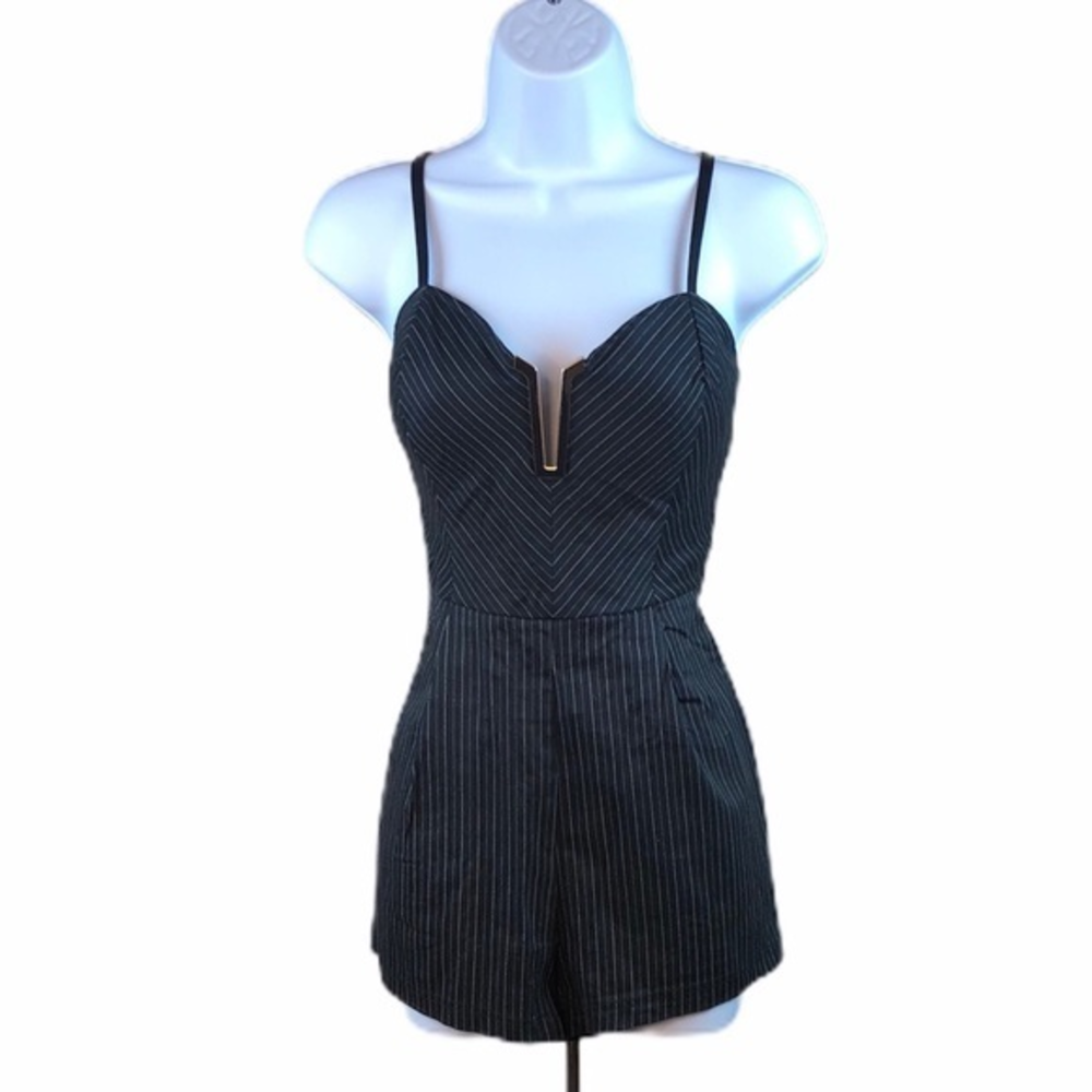 Women’s Entry LA Pinstriped Sleeveless Romprr‎
